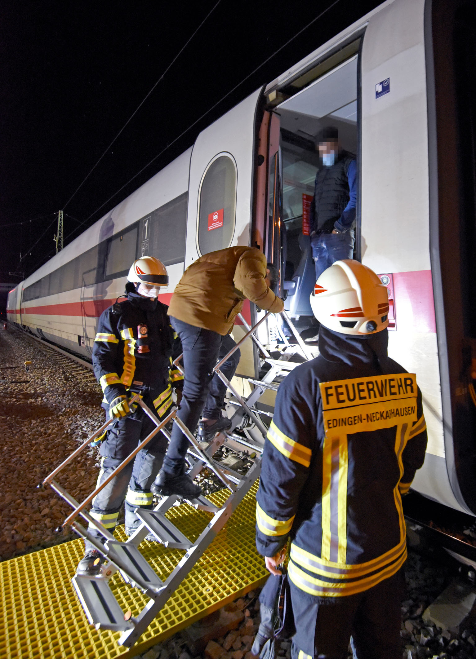 ICE-Feuerwehr08