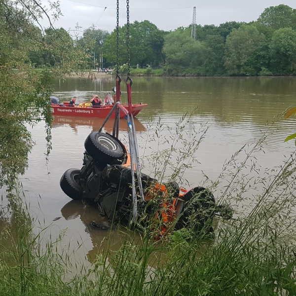 2019-05-27 Rasenmäher in Neckar